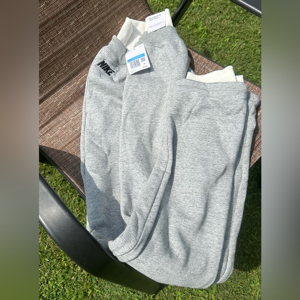 Nike Women’s High Rise Joggers